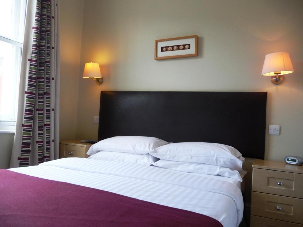 The George Henfield Room photo